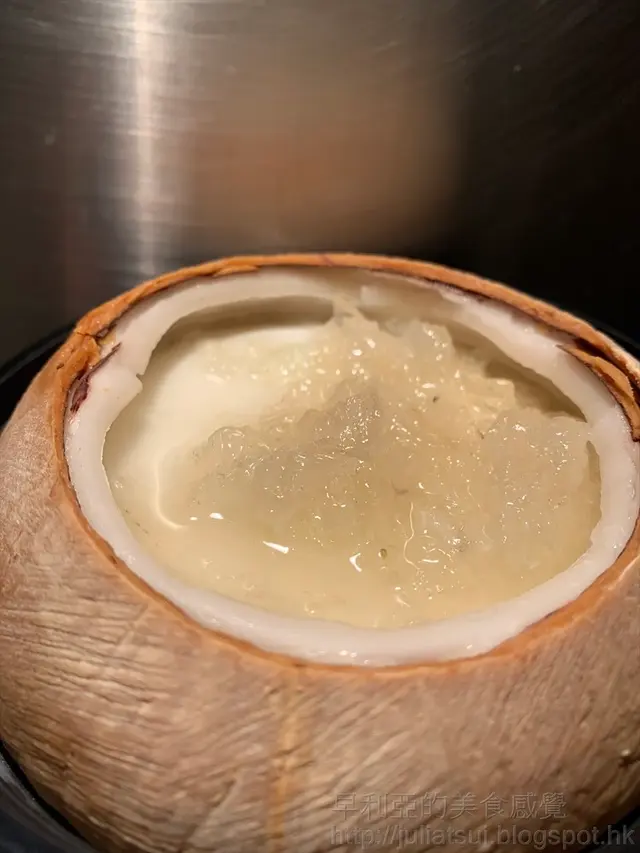 燕窩椰皇鮮奶燉蛋白