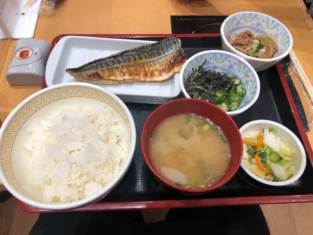 鯖魚早餐加秋葵