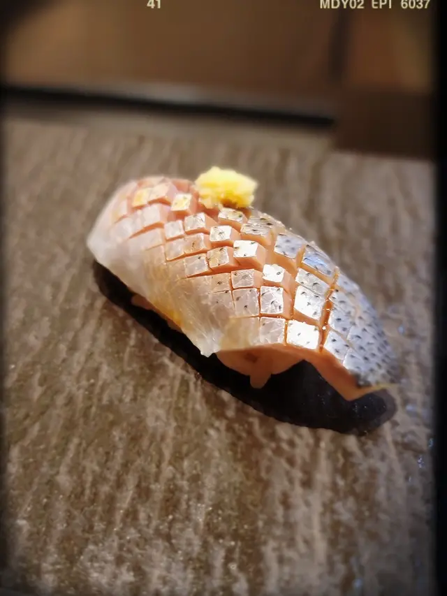 小肌魚壽司伴薑蓉