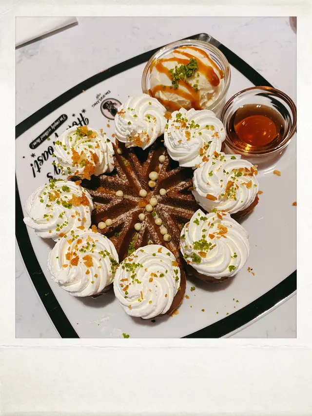 香草冰淇淋鬆餅 (Vanilla Ice cream Waffle) 