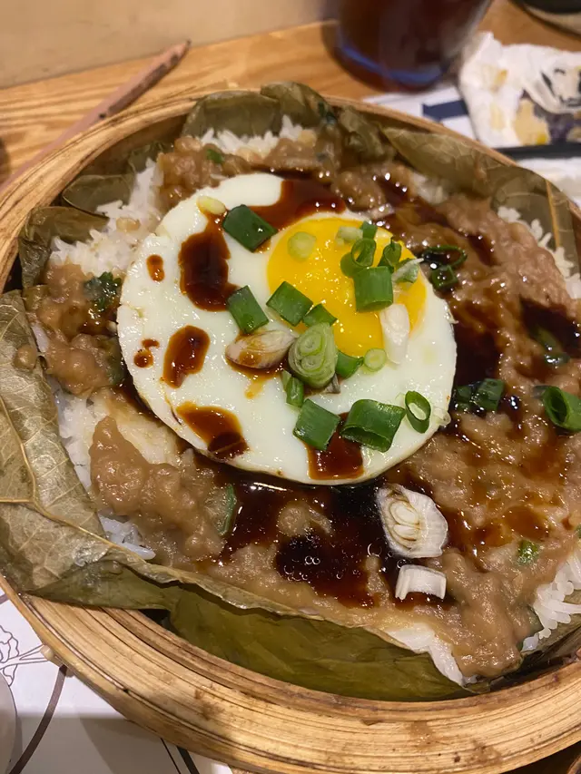 籠仔煎蛋牛肉飯