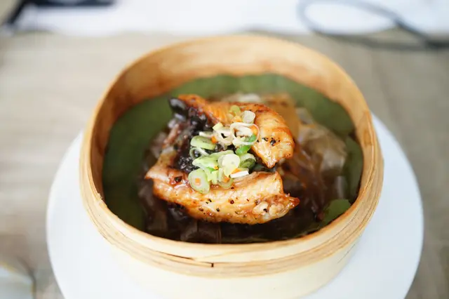 籠仔豉汁粉皮蒸白鱔