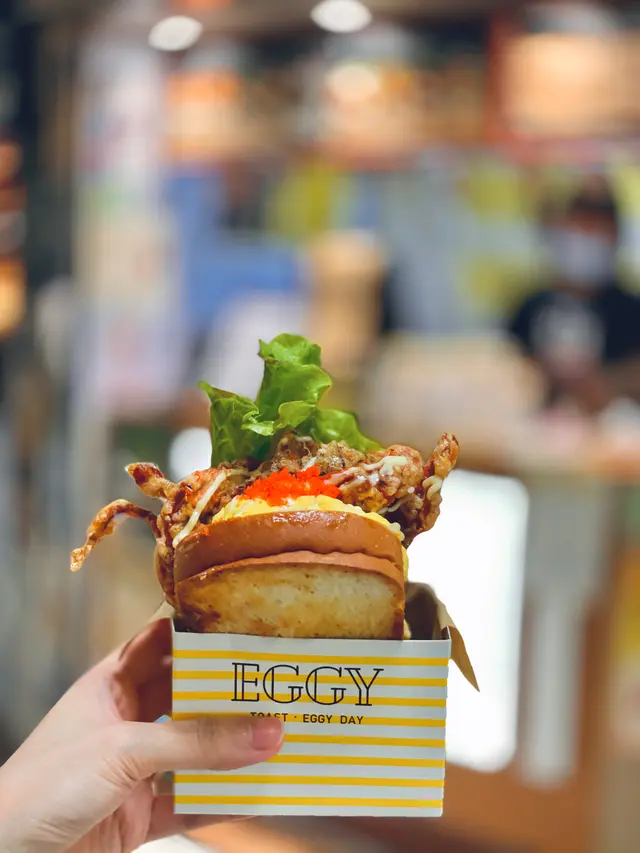 炸軟殼蟹滑蛋吐司