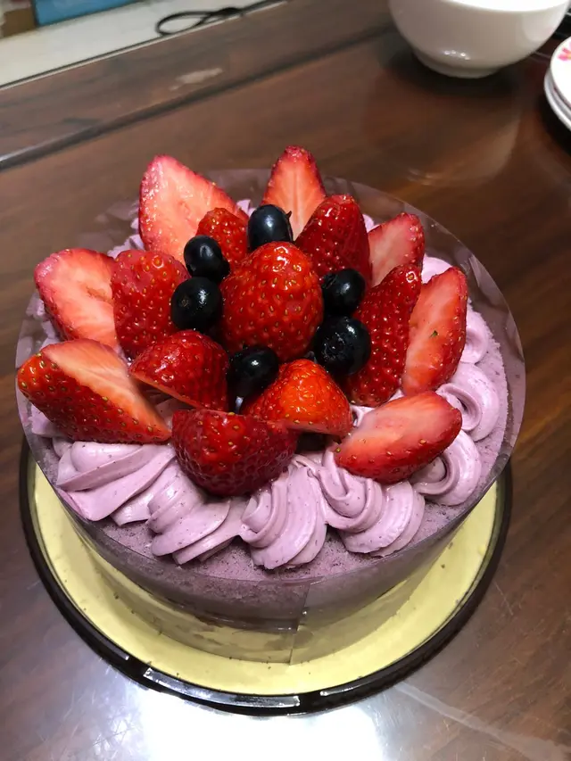 韓國士多啤梨雜莓脆脆蛋糕