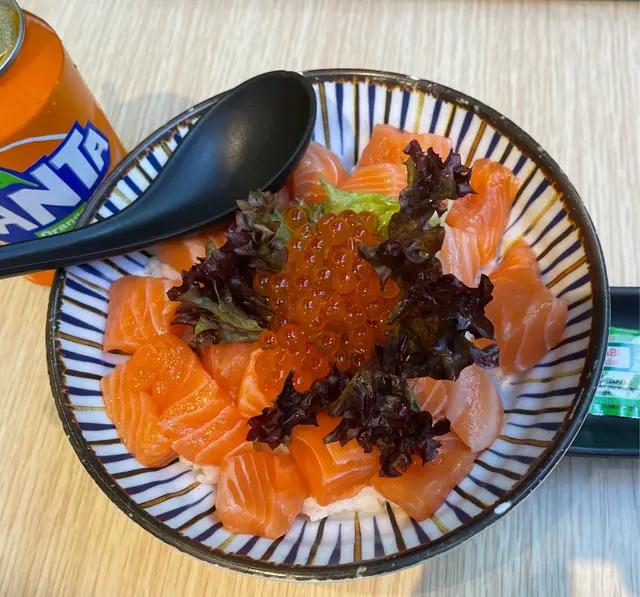 三文魚親子丼飯