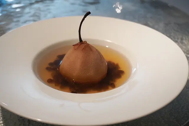 燕窩葛仙米燉雪梨