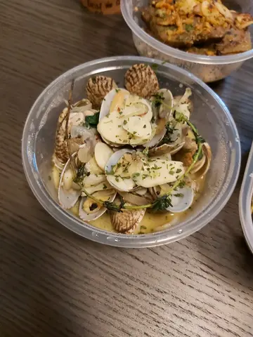 French-Style Sauteed Clams in Butter, Garlic and White Wine Sauce