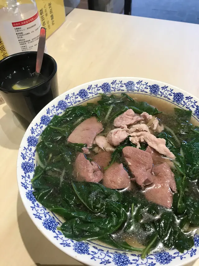 枸杞豬潤瘦肉湯飯