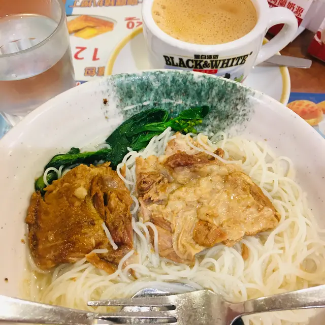 秘制豬軟骨米粉