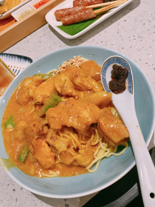 比較重口味,食到一半會覺得好膩。雞肉麻麻!