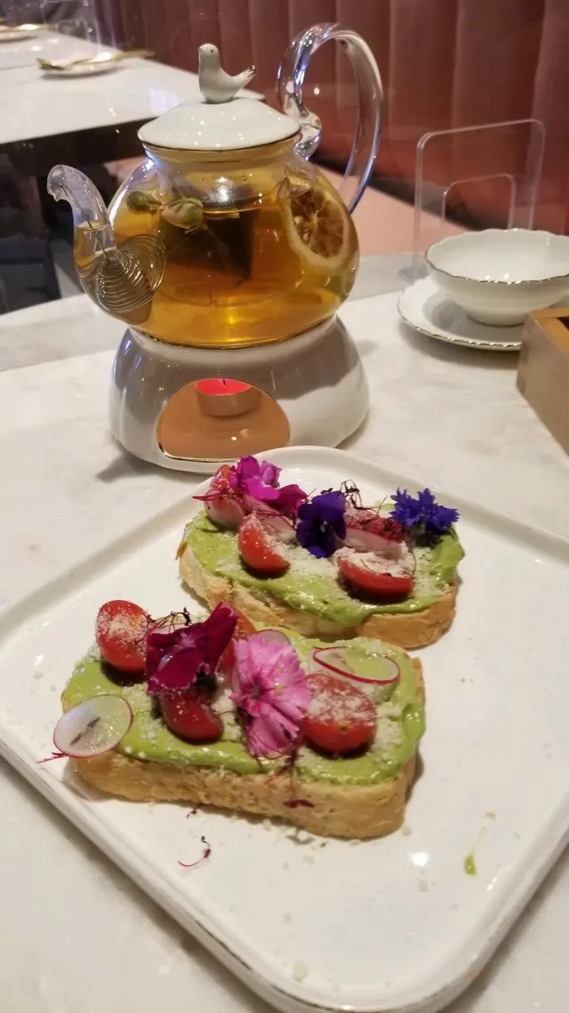 靚，但完全無牛油果味，只覺得在吃綠色的醬