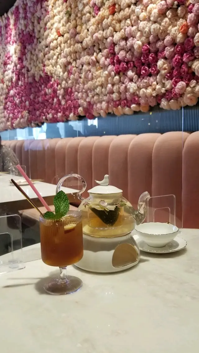 牆上的花的確可以拍照用