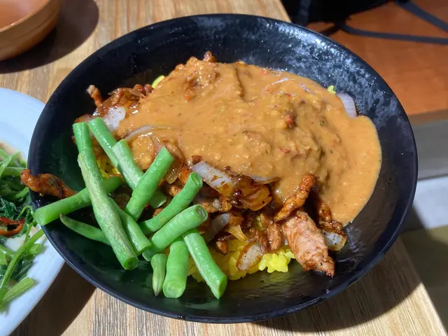 印尼沙嗲炒豬肉飯  配金貝飯