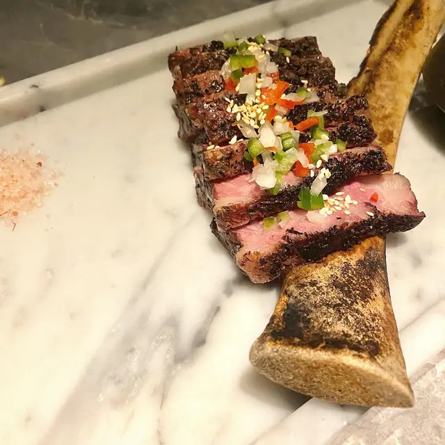 岩鹽48小時慢煮牛肋骨