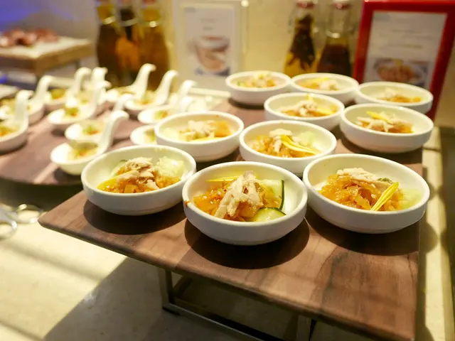 香麻涼拌花膠海蜇手撕雞