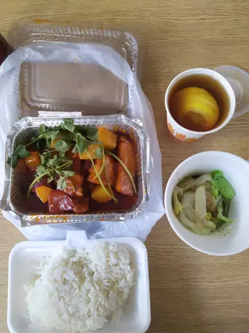 菠萝猪仔骨煲饭