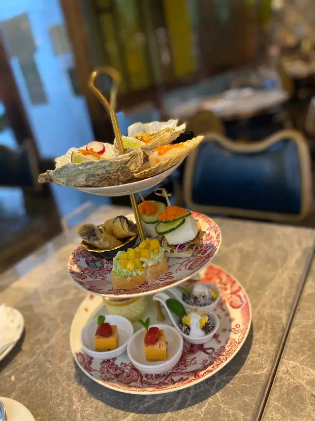 Lemon Grass 3 layers Afternoon Tea Set