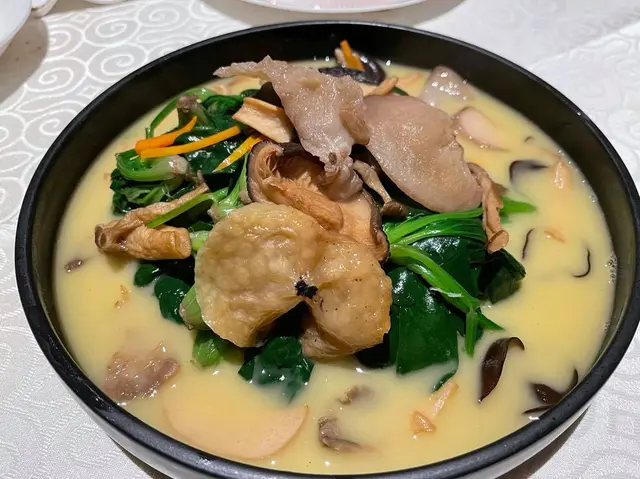 羊肚耳珍菌濃湯浸時蔬