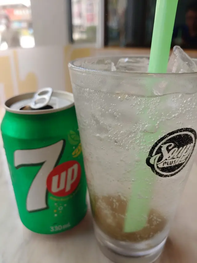 先來杯特飲先,不過利申,我比較鐘意配雪碧多過七喜
