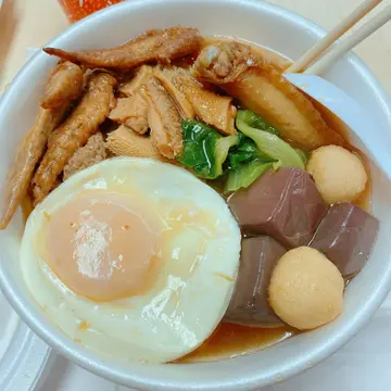 六𩠌车仔面