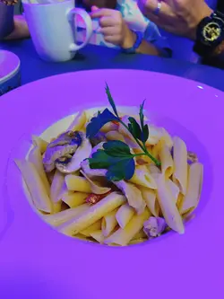 蘑菇鲜虾牛仔肉香蒜橄榄油长通粉