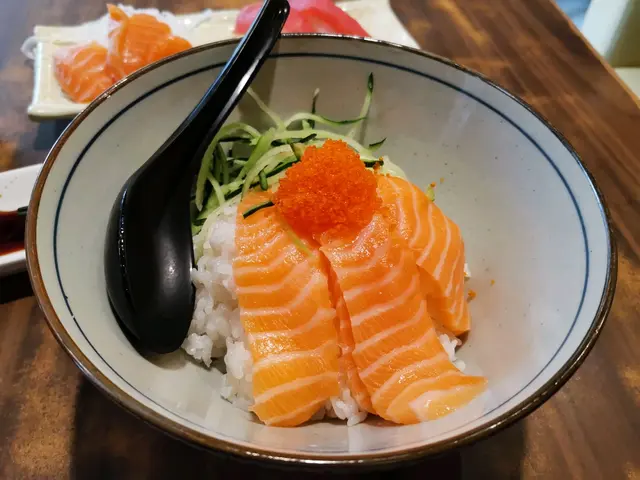蟹子三文魚飯