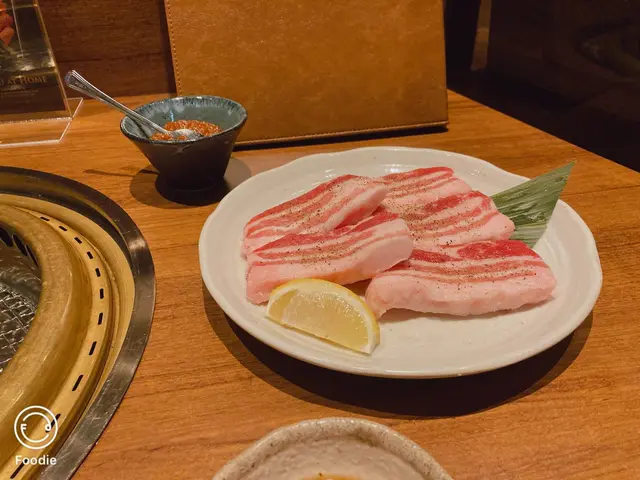 日本產三元豚五花腩肉跟生菜
