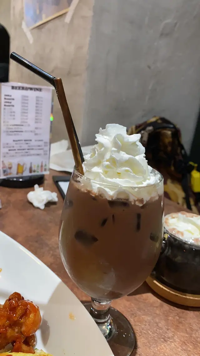 Iced  Caramel  Chocolate  (跟餐）