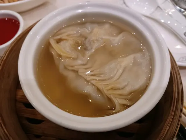 蟹肉灌湯餃