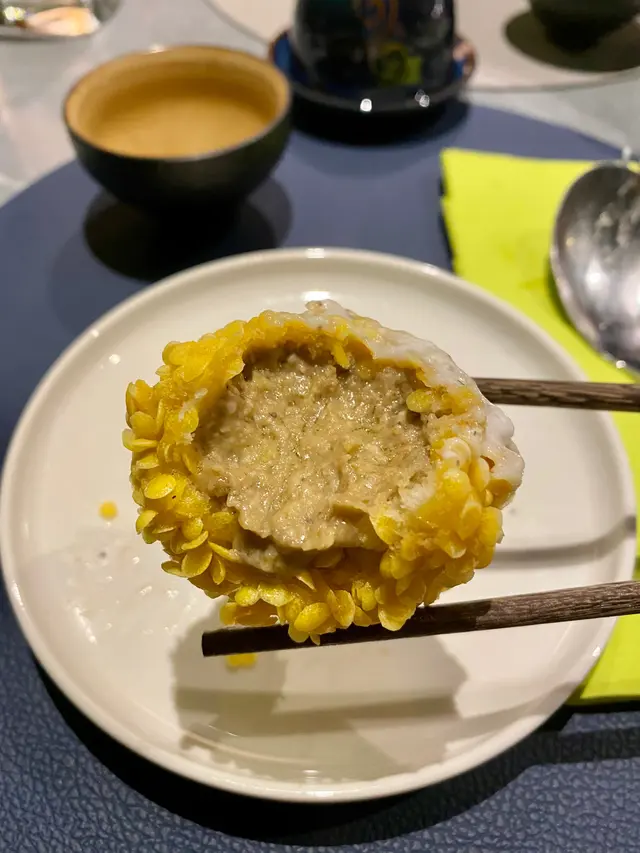 黃金素鵝肝球佐松露白汁