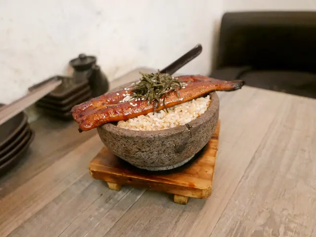 原條鰻魚石鍋飯