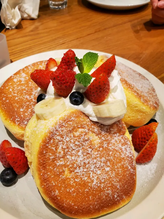 士多啤梨藍莓香蕉班戟