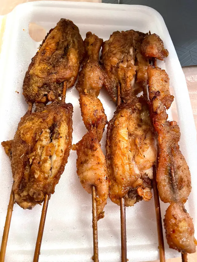 烤雞中翼，豬頸肉