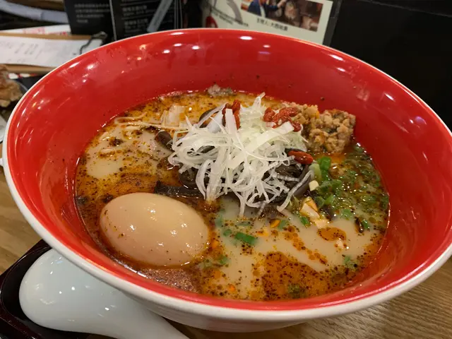 麻辣味玉叉燒拉麵(標準)