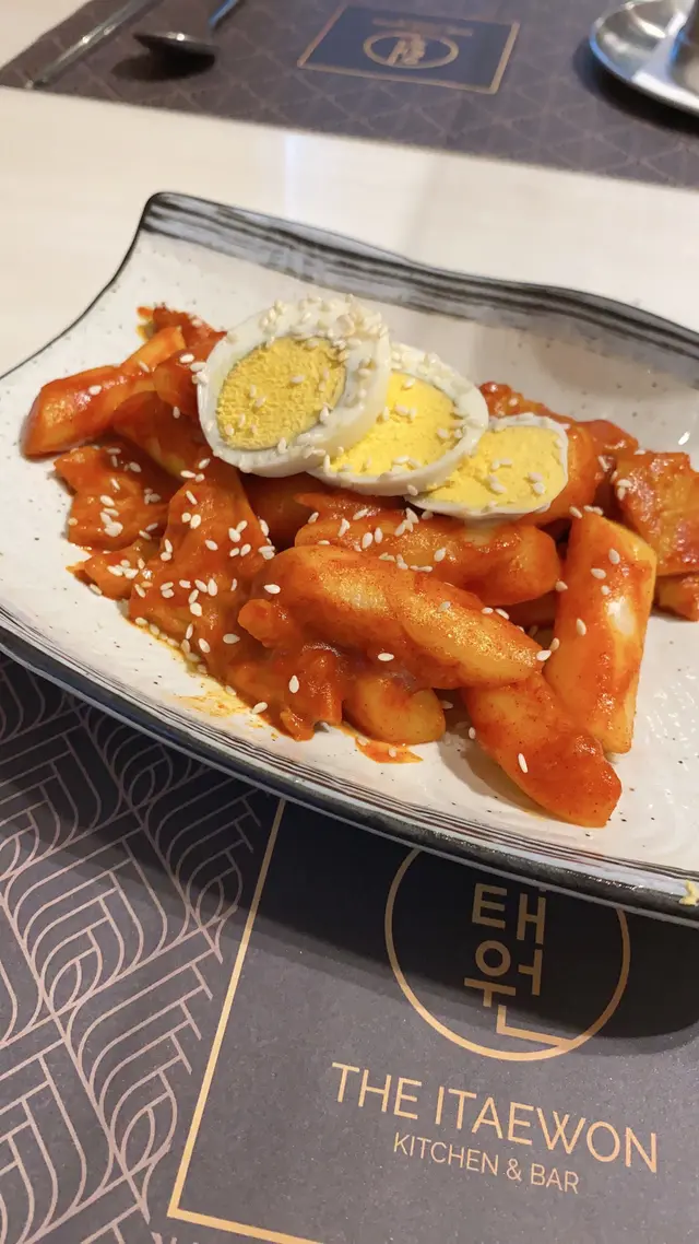 除了年糕,還有魚糕和雞蛋。食落好多元化,無咁悶