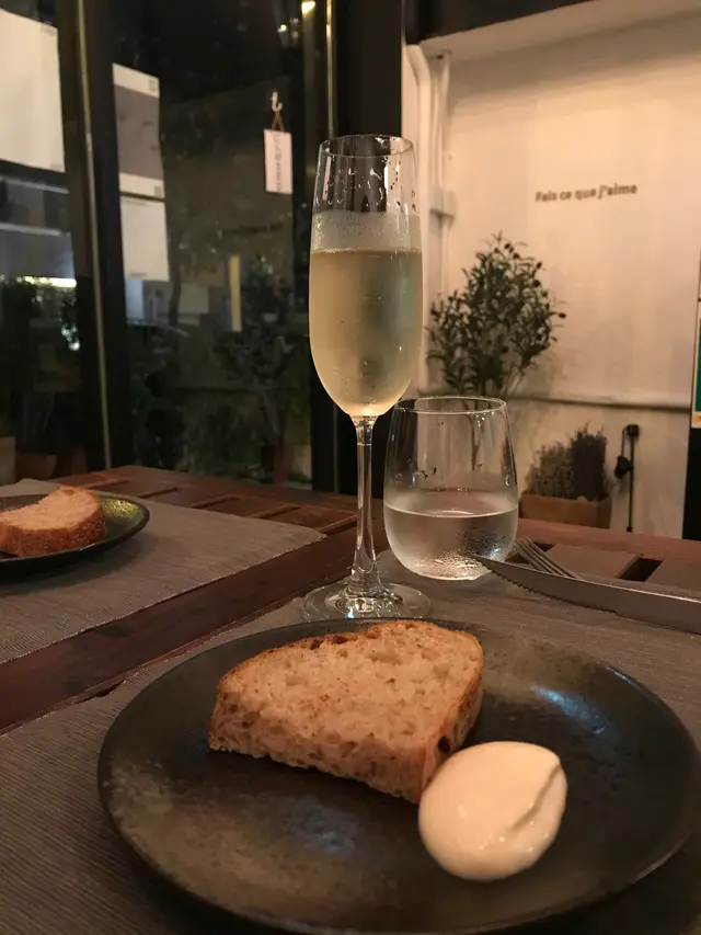 Sourdough  bread  with  tofu  mousse