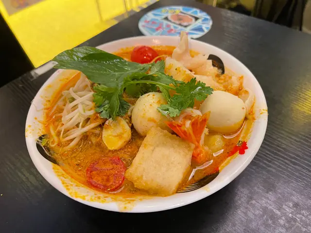 冬蔭公海鮮湯粉絲