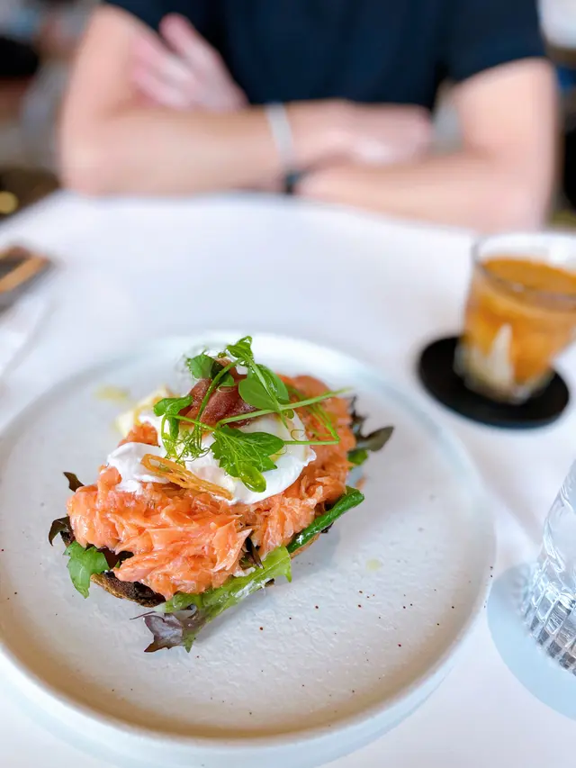 威士忌木桶煙燻鮭魚忌廉芝士酸種麵包