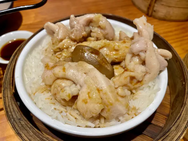 北菇滑雞金鳳飯