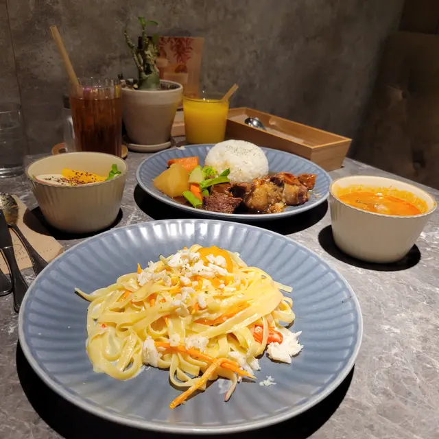 黃金蟹肉闊條麵