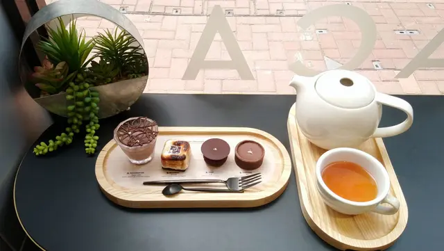 Single Origin Chocolate Flight + Crystal Queen Tea