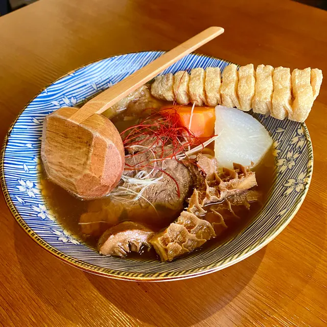 木玥招牌紅燒牛肉麵