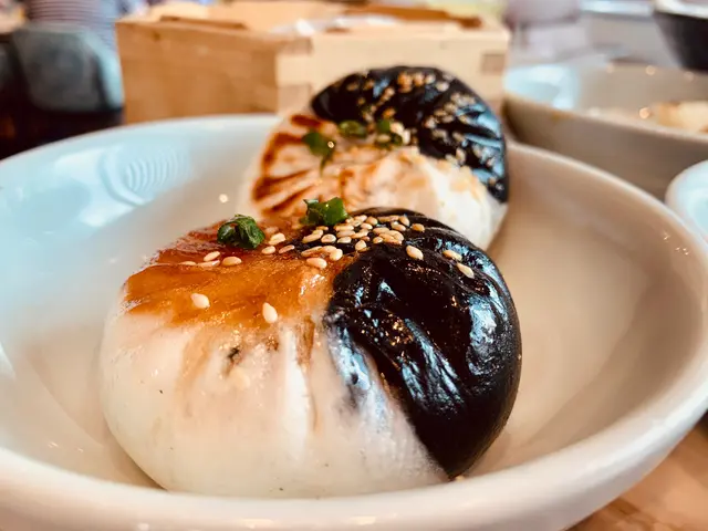 鴛鴦流汁叉燒包