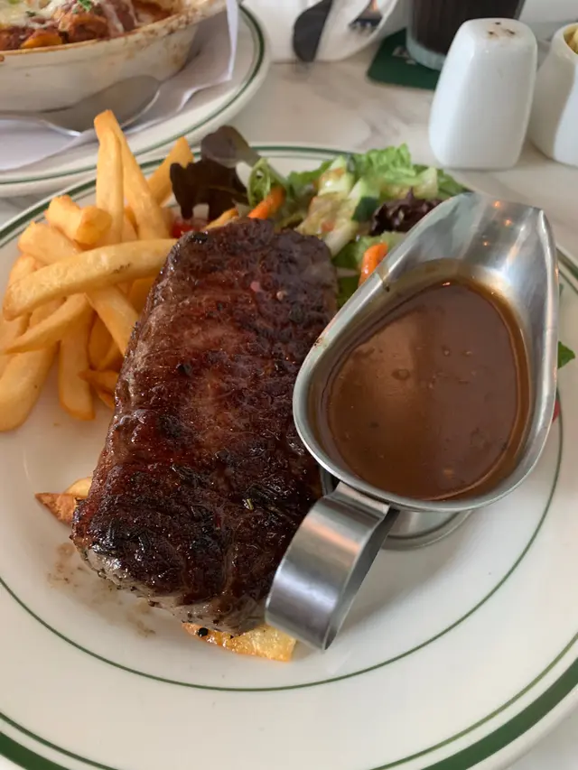 牛扒,肉醬千層麵