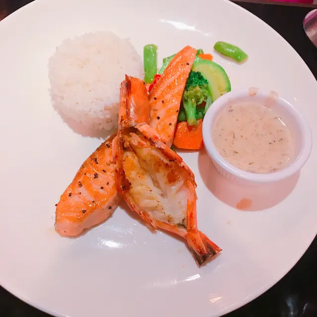 香煎三文魚拼大蝦