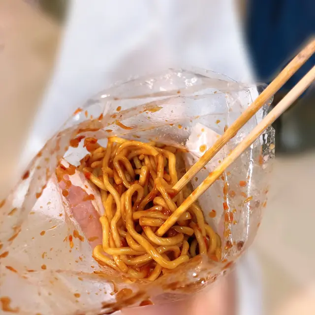 經典膠袋撈麵