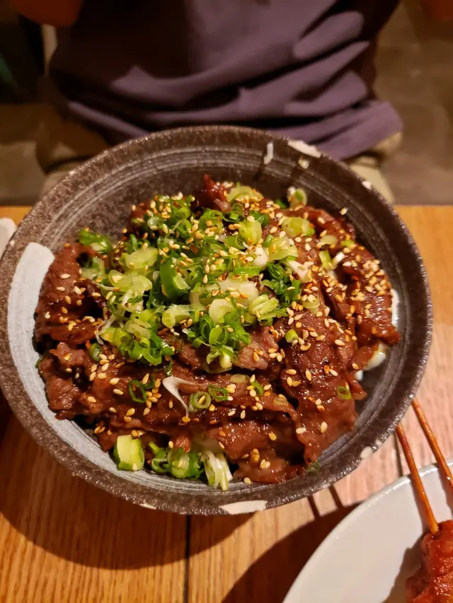 汁燒安格斯牛肉飯配溫泉蛋定食