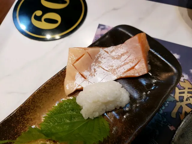 怪獸三文魚腩壽司