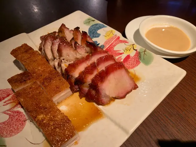 叉燒是兩part肉，各有各好味