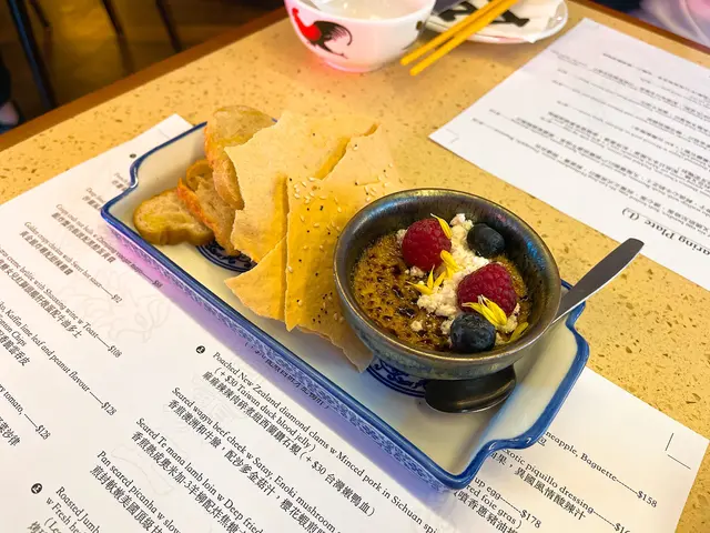 法式焦糖女兒紅獅頭鵝肝燉蛋配牛油多士